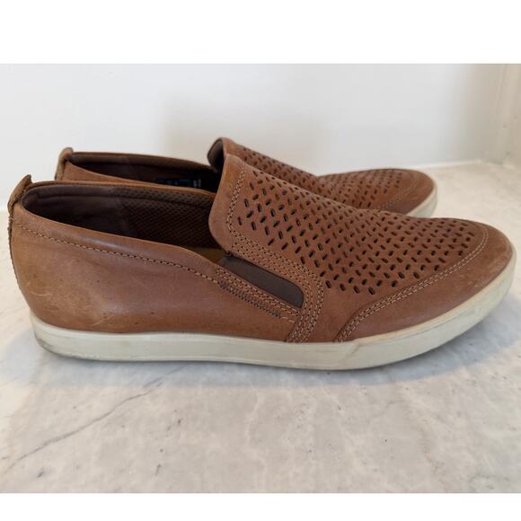 ECCO Collins Perforated Light Saddle Leather Slip-On Shoes Men’s 11 main image 7
